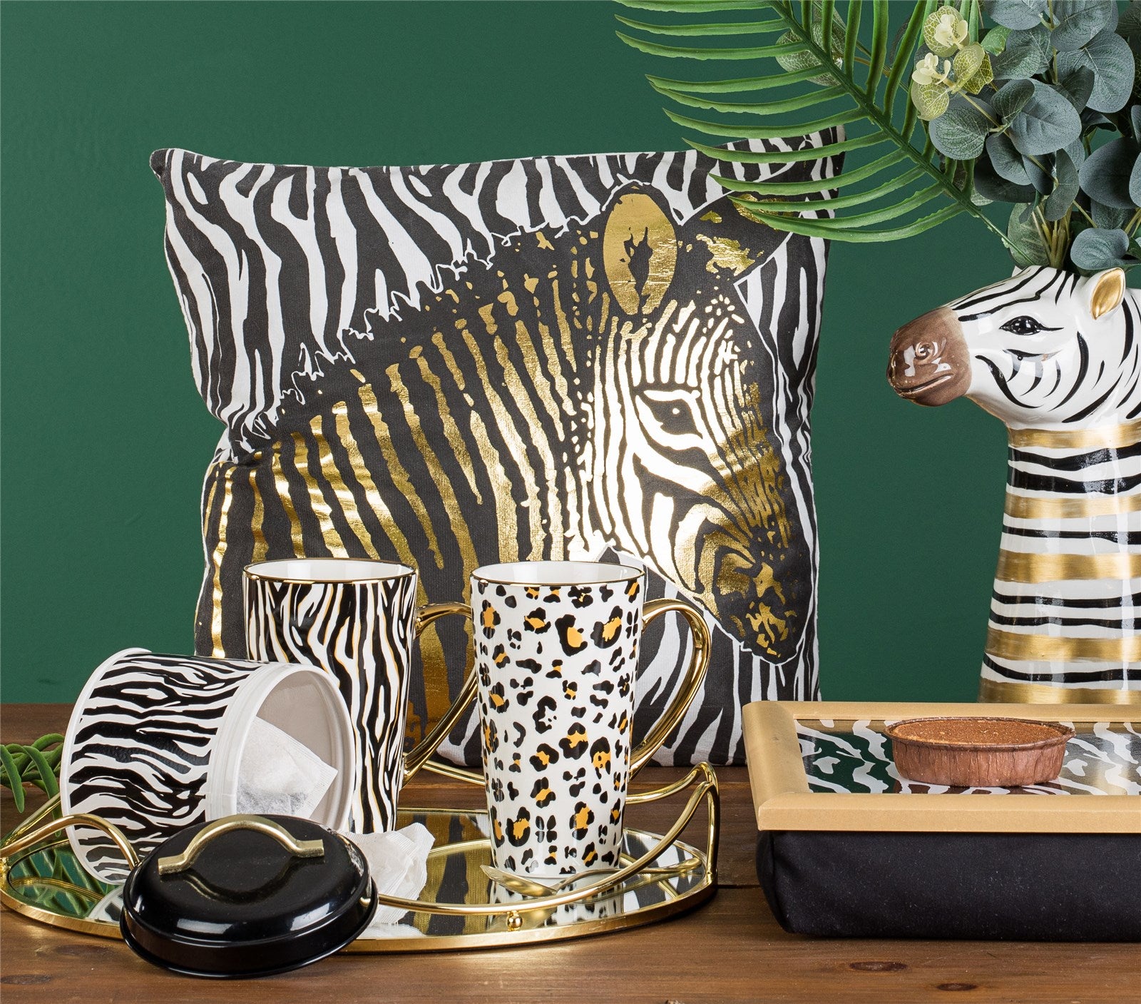 The English Tableware Company Looking Wild Cushion