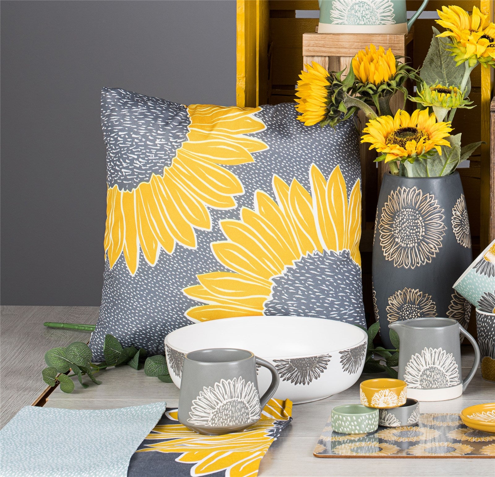 The English Tableware Company Artisan Flower Cushion